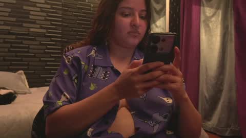 Snapshot of miadimota chatting on 06/06/26, 12:49 Mia online show from 06/06/26, 12:49