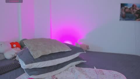 Snapshot of miaengels_ chatting on 04/07/26, 02:34 Mia Engels online show from 04/07/26, 02:34