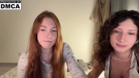 Snapshot of miafleur chatting on 12/16/25, 09:53 Mia online show from 12/16/25, 09:53