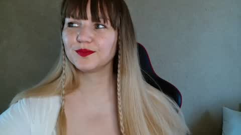 MiaFoxisJa online show from 09/11/25, 05:29