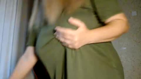 MiaFoxisJa online show from 05/22/26, 02:33