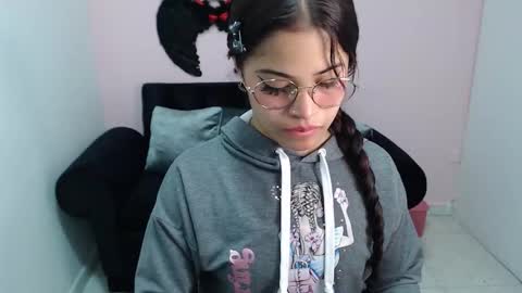 Snapshot of miafuckpussyhard chatting on 10/24/25, 12:23 miafuckpussyhard online show from 10/24/25, 12:23