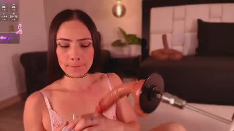 Mia online show from 05/09/26, 11:26