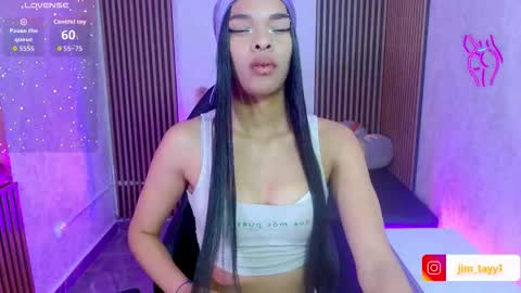 Mia online show from 11/05/25, 03:06