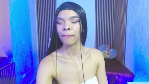 Mia online show from 11/08/25, 06:46