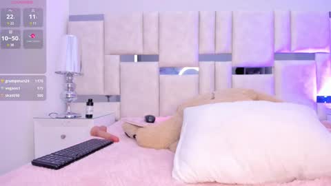 Mia  online show from 02/13/25, 09:17