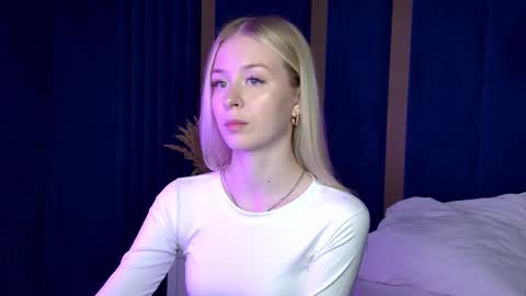 Mia online show from 09/10/25, 05:57