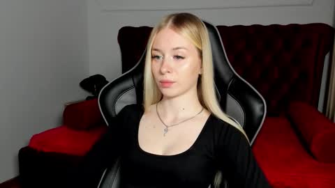 Mia online show from 09/15/25, 05:35