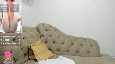 Miah Collins online show from 12/05/25, 09:18