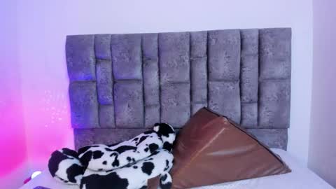 miah new independent model acount online show from 11/14/25, 02:21