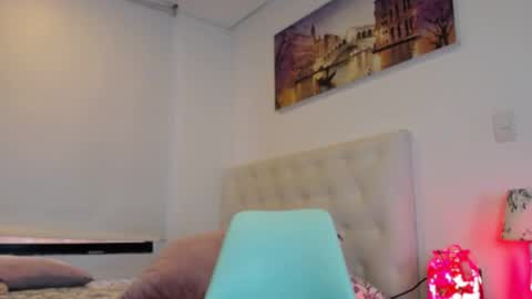 Snapshot of miahayek chatting on 01/13/25, 10:45 MiaHayek online show from 01/13/25, 10:45