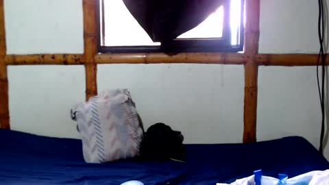 Mia  Sam online show from 10/29/25, 05:47