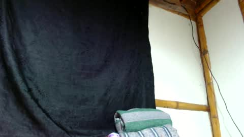 Snapshot of miahells chatting on 05/01/26, 04:22 Mia Sam online show from 05/01/26, 04:22