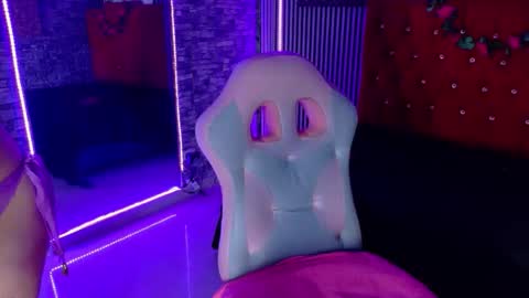 Snapshot of miahernadez303av chatting on 03/13/26, 07:26 MIA VELEZ online show from 03/13/26, 07:26