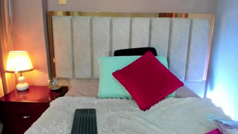 miahertz online show from 11/09/25, 02:37