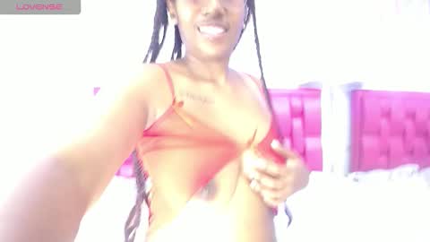 Snapshot of miahlove3x chatting on 11/11/25, 04:34 MiahLove31 online show from 11/11/25, 04:34