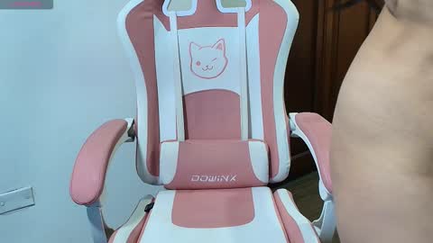 MIA HOTMEZ online show from 10/18/25, 01:56