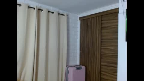 Snapshot of miahott19 chatting on 12/20/24, 08:06 miahott19 online show from 12/20/24, 08:06