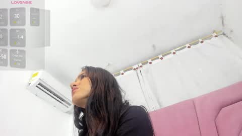 miajhonsonx online show from 05/15/26, 09:22