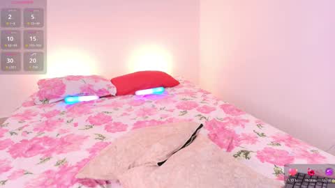 Snapshot of miajones5 chatting on 09/12/25, 04:23 miajones5 online show from 09/12/25, 04:23