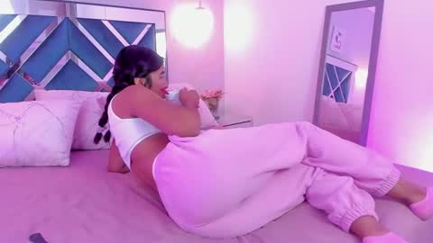 Mia Khalifa online show from 03/05/25, 11:38