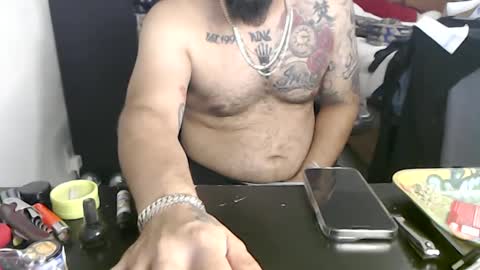 Mark online show from 10/12/25, 04:33