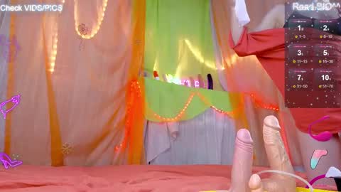 Mia online show from 03/01/25, 04:37