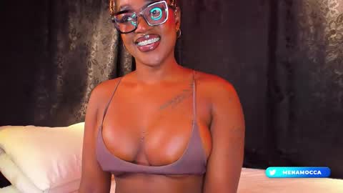 Mia online show from 12/18/25, 12:38