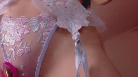 Mia online show from 02/08/26, 11:08