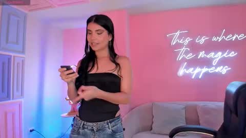 Call me Mia  online show from 10/18/25, 07:03