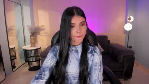 Call me Mia  online show from 10/25/25, 07:30