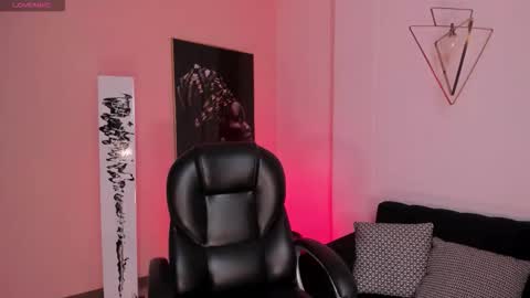 Call me Mia  online show from 10/30/25, 07:47