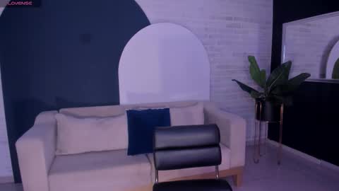 Call me Mia  online show from 03/13/26, 07:42