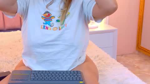 Snapshot of mialaurents chatting on 02/27/26, 03:17 Mia online show from 02/27/26, 03:17