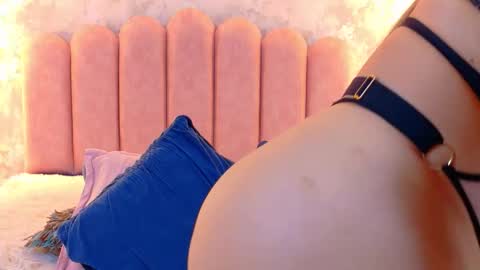 Snapshot of mialaurents chatting on 03/06/26, 04:09 Mia online show from 03/06/26, 04:09