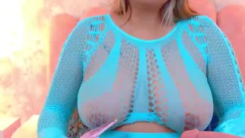 Snapshot of mialaurents chatting on 04/22/26, 03:42 Mia online show from 04/22/26, 03:42