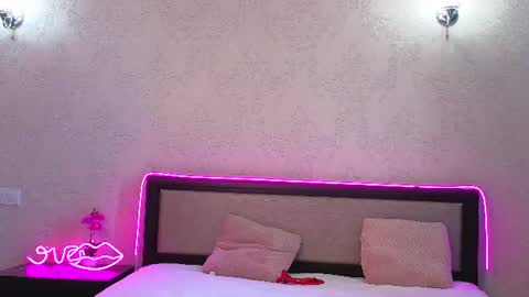 llluxi94739 online show from 06/17/26, 09:45