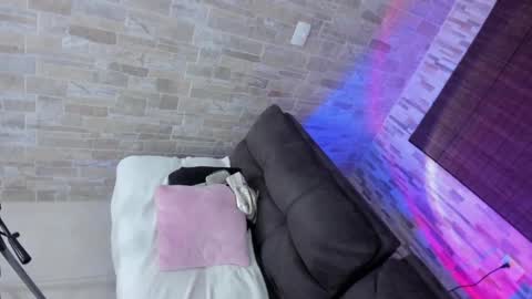 Mia online show from 12/17/24, 01:18