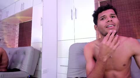 Mia online show from 03/01/25, 10:21