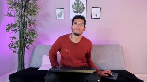 Mia online show from 03/02/25, 06:51