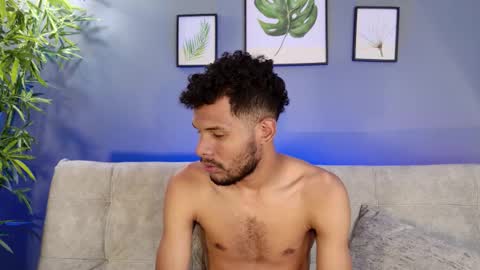 Mia online show from 11/30/25, 07:18