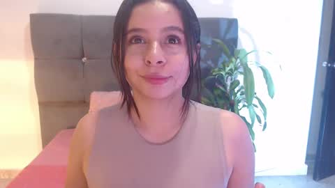 Snapshot of miamackleyn_ chatting on 10/05/25, 12:47 MIA online show from 10/05/25, 12:47