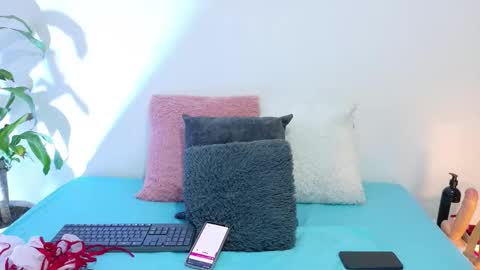 Snapshot of miamackleyn_ chatting on 10/16/25, 03:02 MIA online show from 10/16/25, 03:02