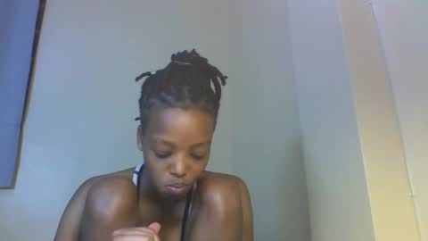 Muffin online show from 11/25/25, 12:21