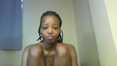 Muffin online show from 11/30/25, 01:26