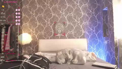 Mia online show from 07/06/26, 03:03
