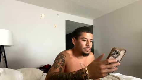 miamiclos1 online show from 01/03/25, 01:47