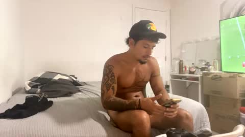 miamiclos1 online show from 10/29/25, 02:14