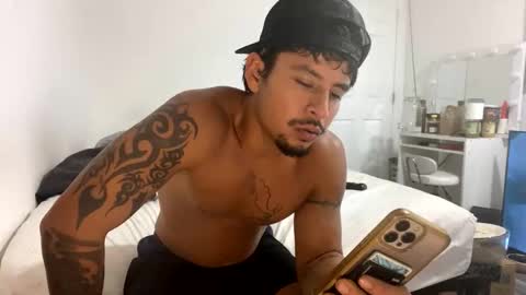 miamiclos1 online show from 11/23/25, 03:28