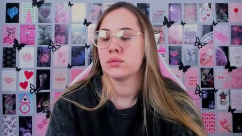 Snapshot of miamilas chatting on 03/11/25, 06:32 miamilas online show from 03/11/25, 06:32